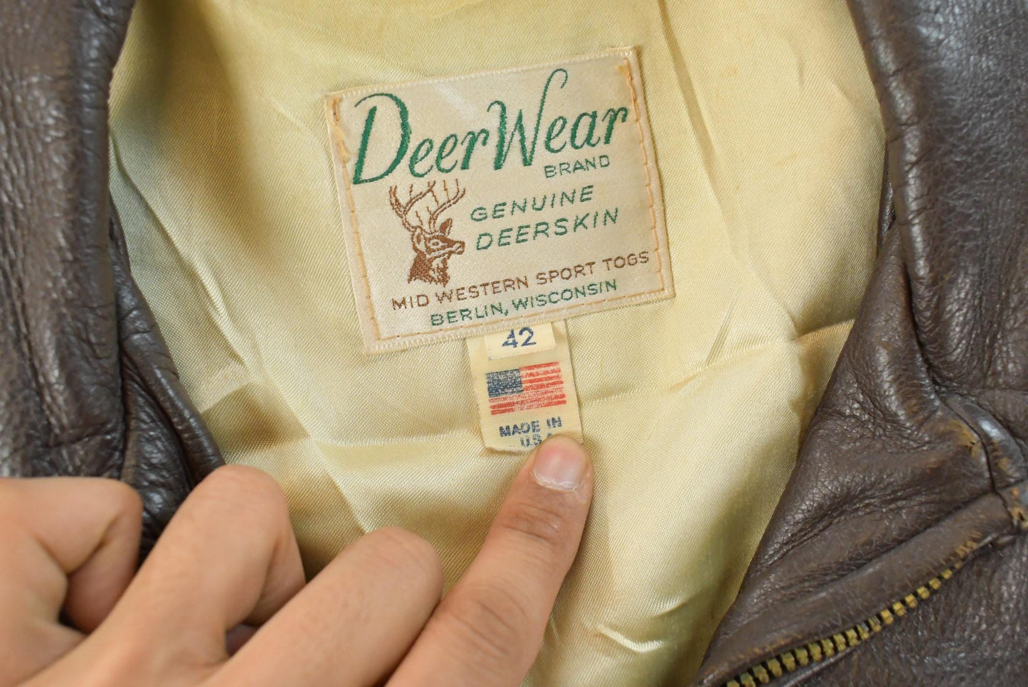 Vintage 1970s DeerWear Deer Skin Leather Bomber Jacket Made In USA Men's M