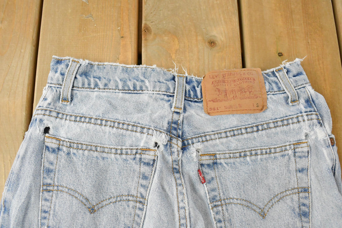 Vintage 1990s Levi's 550 Relaxed Tapered Denim Jeans Women's 27 x 28