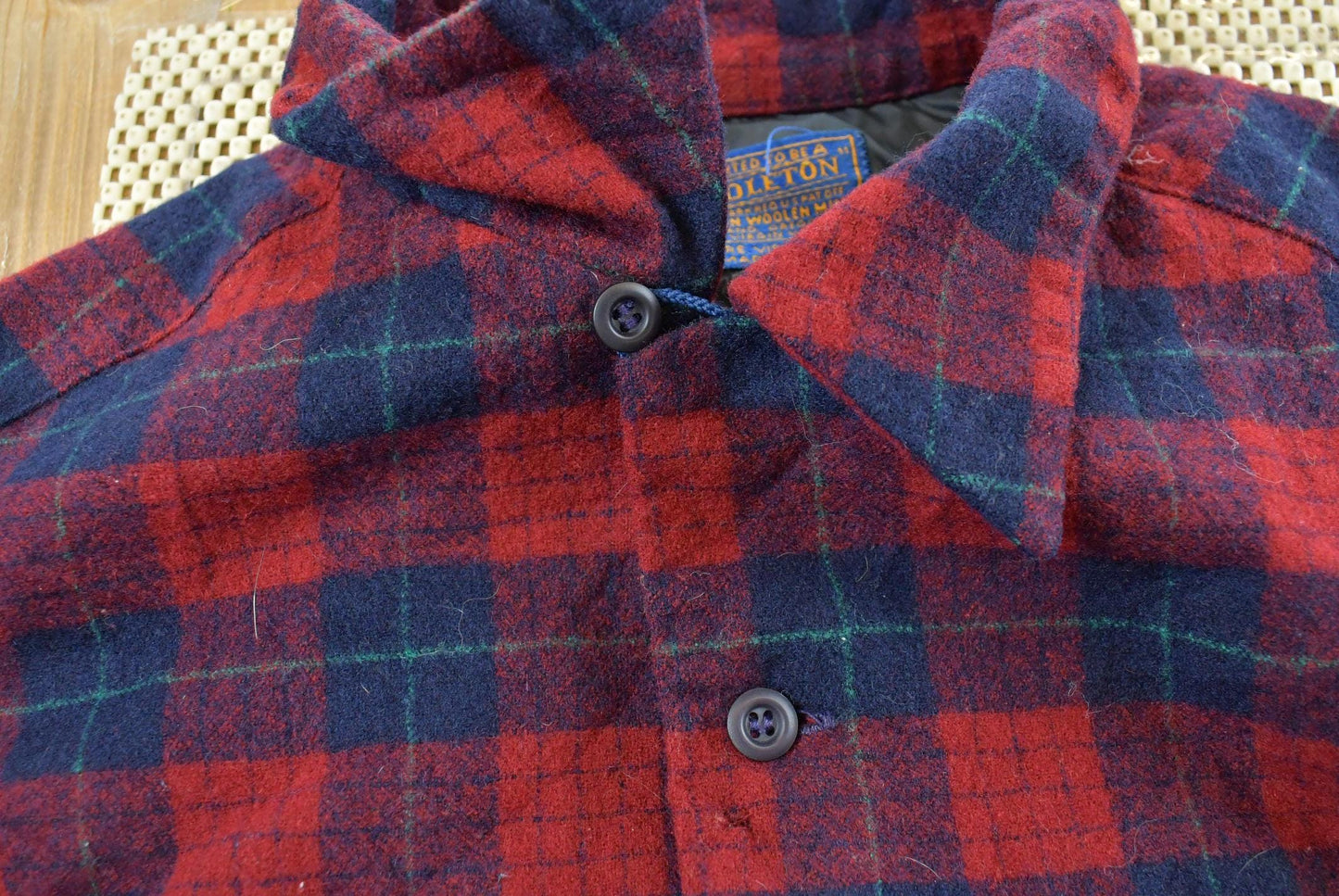 Vintage 1970s Pendleton Wool Flannel Board Shirt Men's M / Loop Collar True Vintage / 70s Robinson Dress Tartan / Made in USA