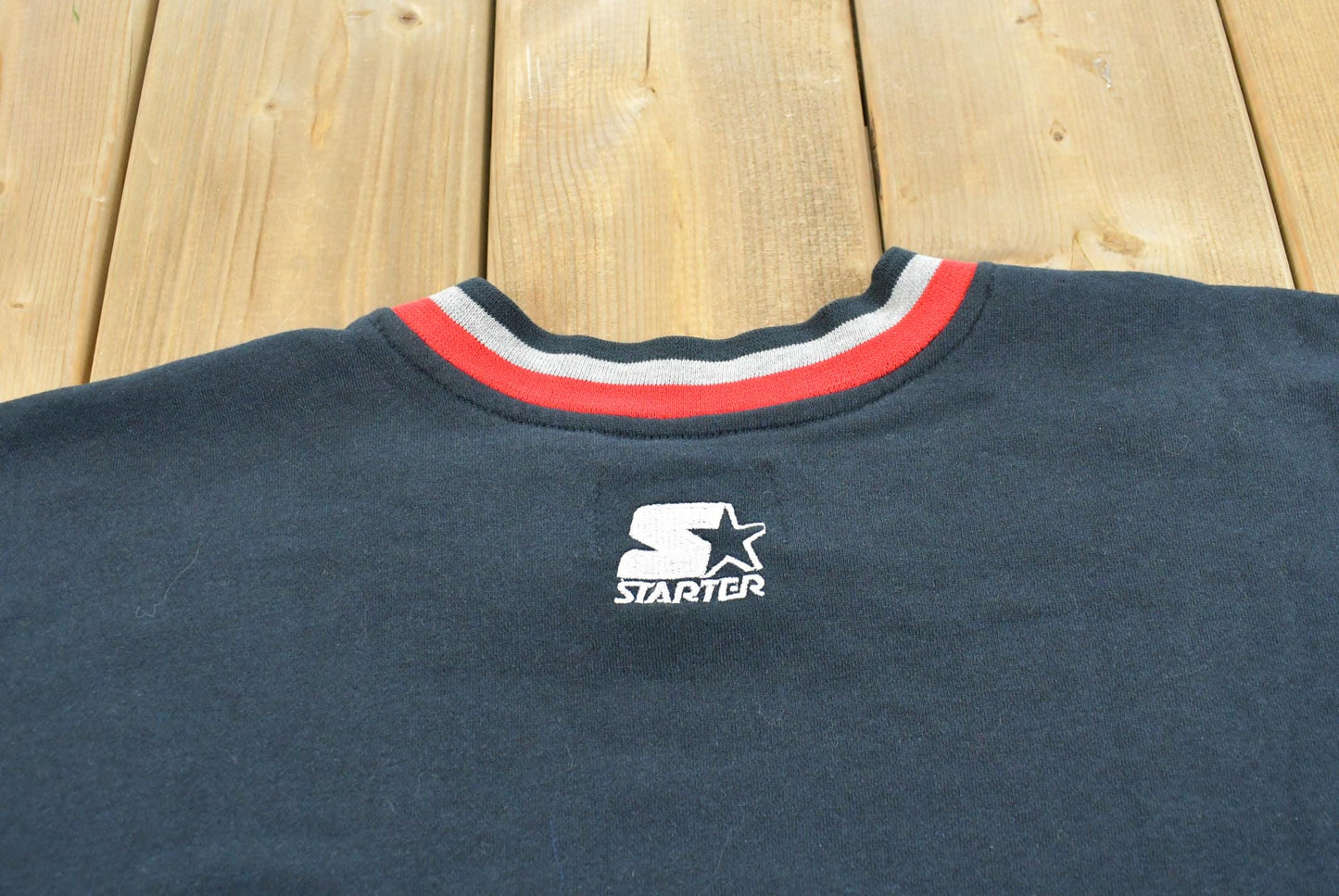 Vintage 1990s Starter Chicago Blackhawks NHL Hockey Embroidered Sweatshirt Men's L / Made in Korea / 90s Sportswear