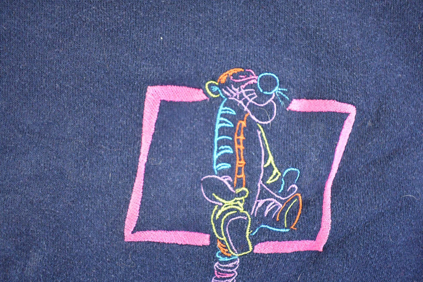 Vintage 1990s Pooh Tigger Bouncing Disney Crewneck Sweatshirt Men's L