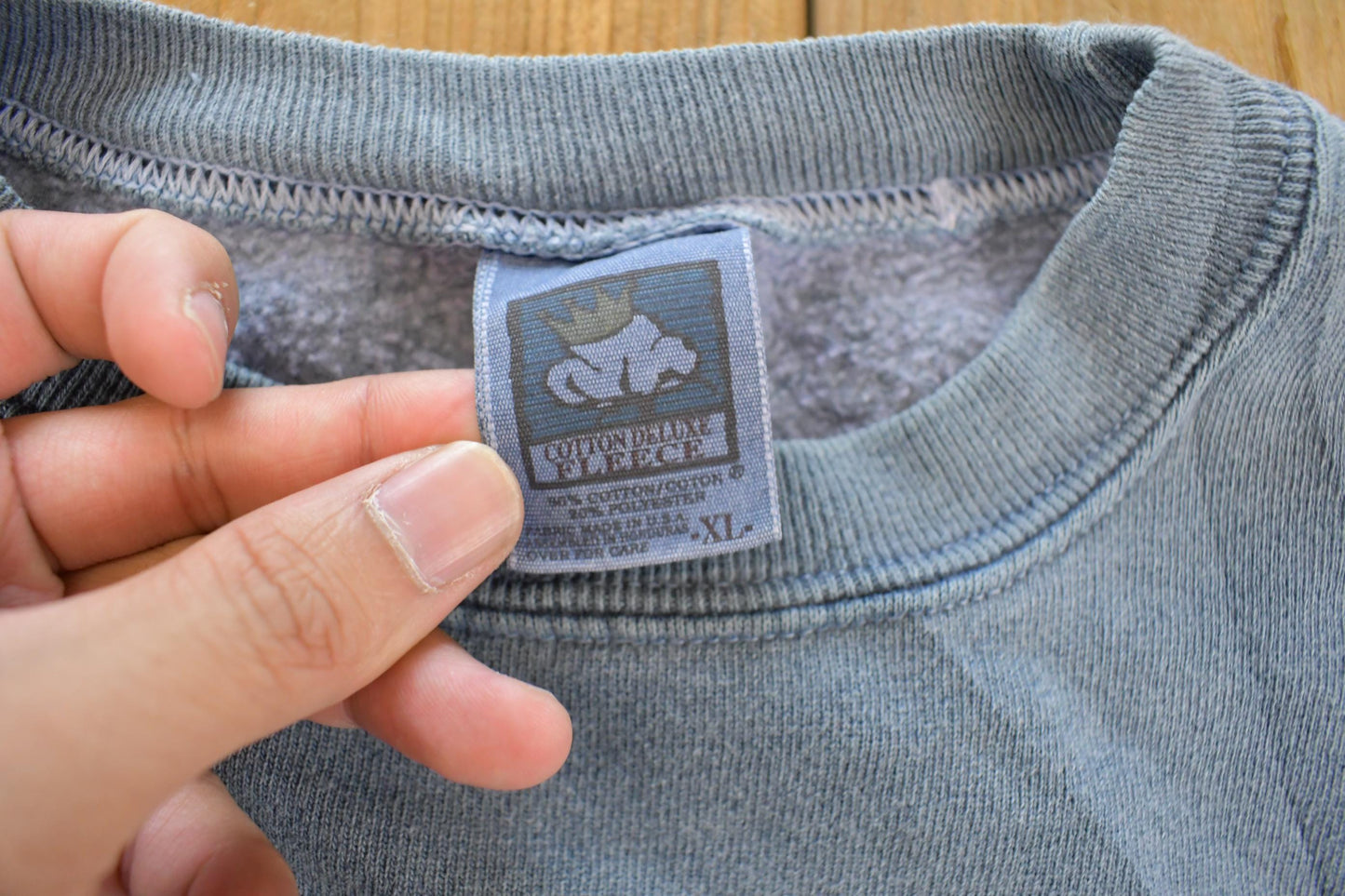 Vintage 1990 Sun Faded Detroit Lakes Minnesota Embroidered Souvenir Crewneck Sweatshirt Men's L