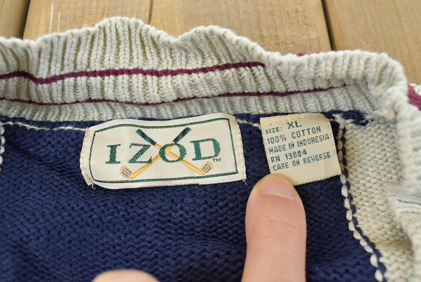 Vintage 1990s Izod Embroidered Logo Knitted Sweater Men's L
