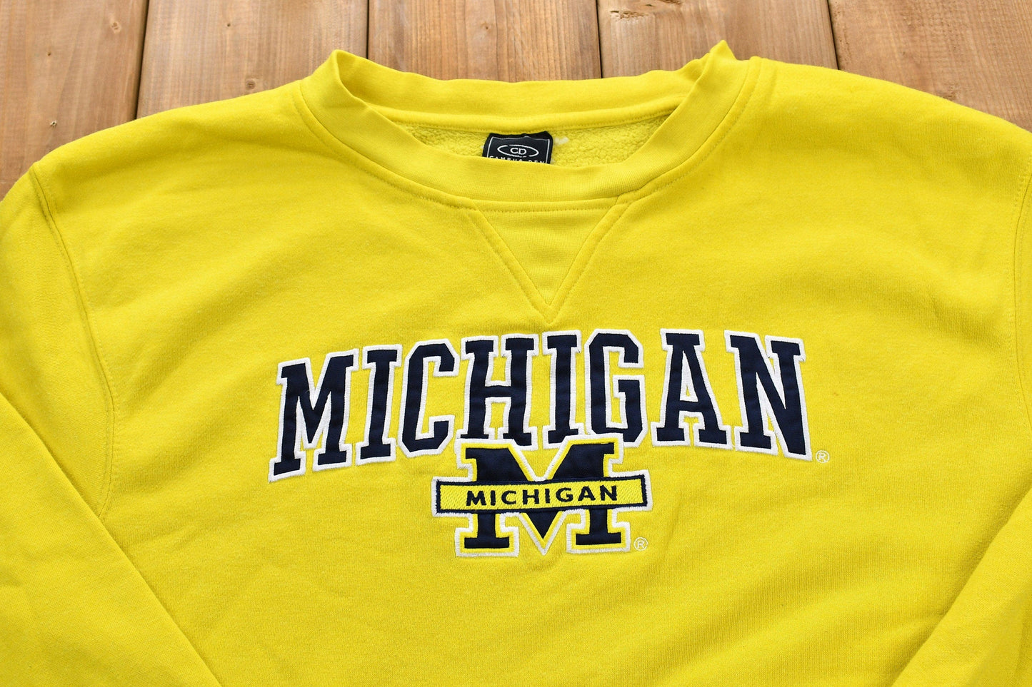 1990s Michigan Wolverines Crewneck Sweatshirt Men's Medium from propervintagecanada