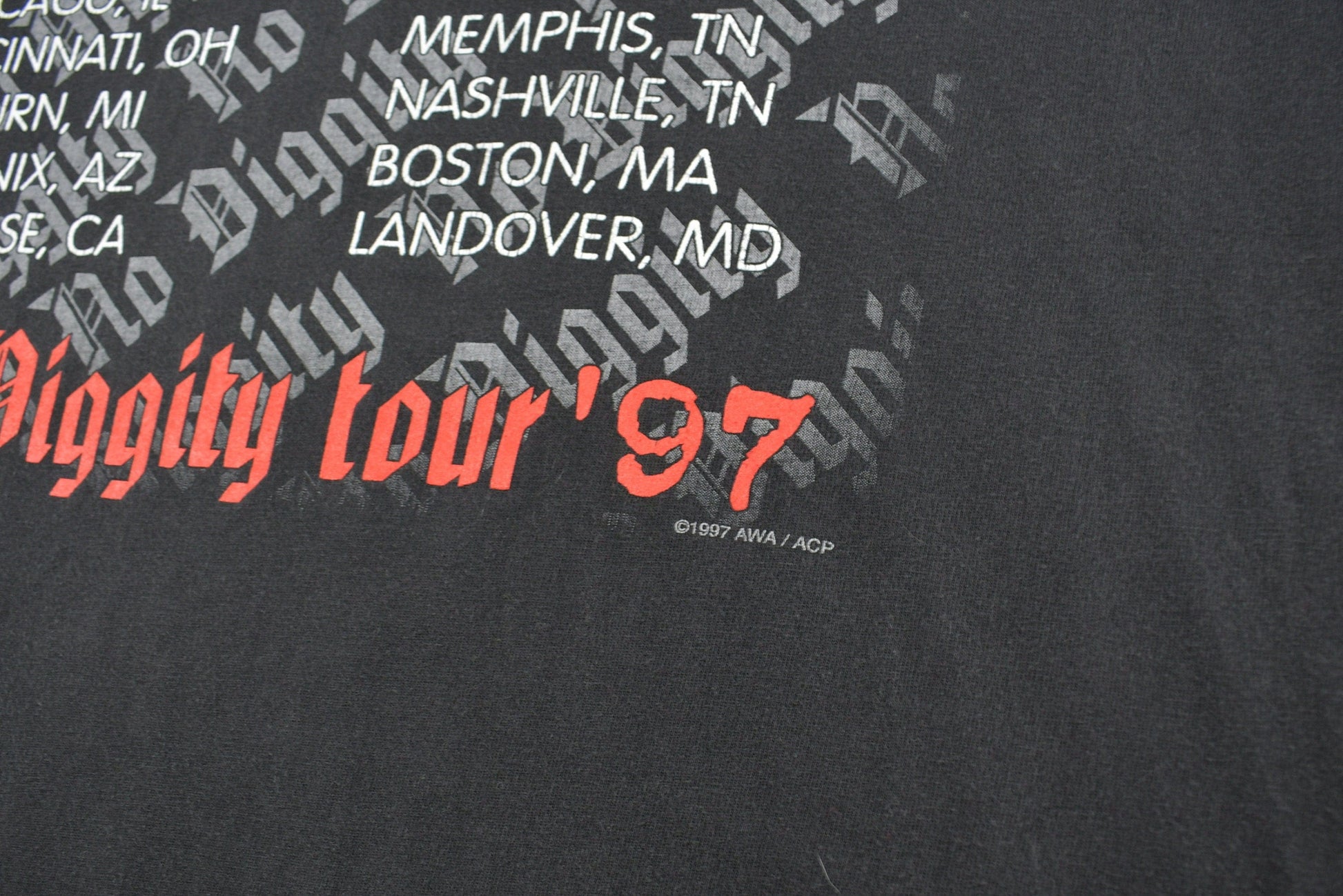 1997 Black Street No Diggity Tour T-shirt from propervintagecanada