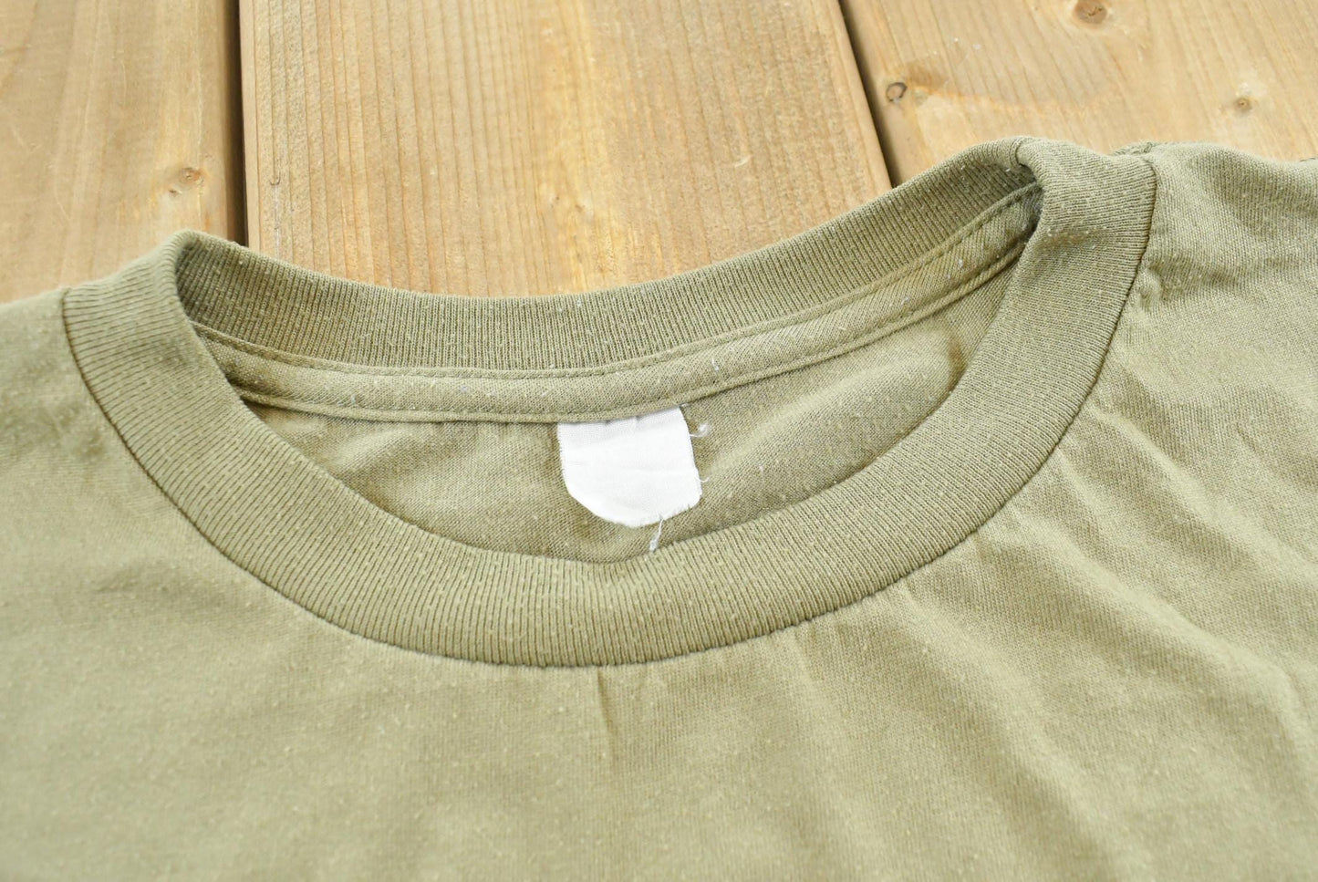 Vintage 1990s Blank Olive Green T-Shirt Men's L