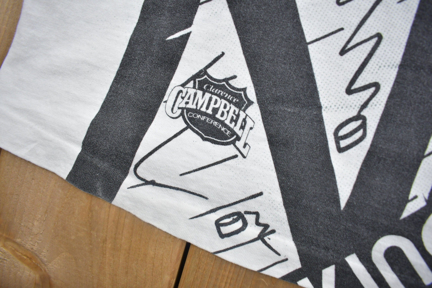 Vintage 1990s Los Angeles Kings NHL All Over Print Graphic T-Shirt Men's 2XL