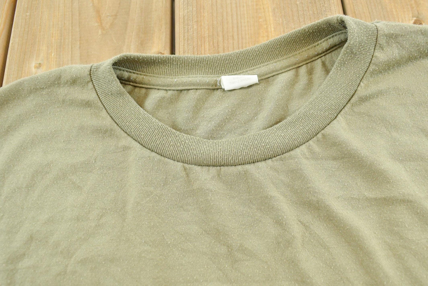Vintage 1990s Blank Olive Green T-Shirt Men's L