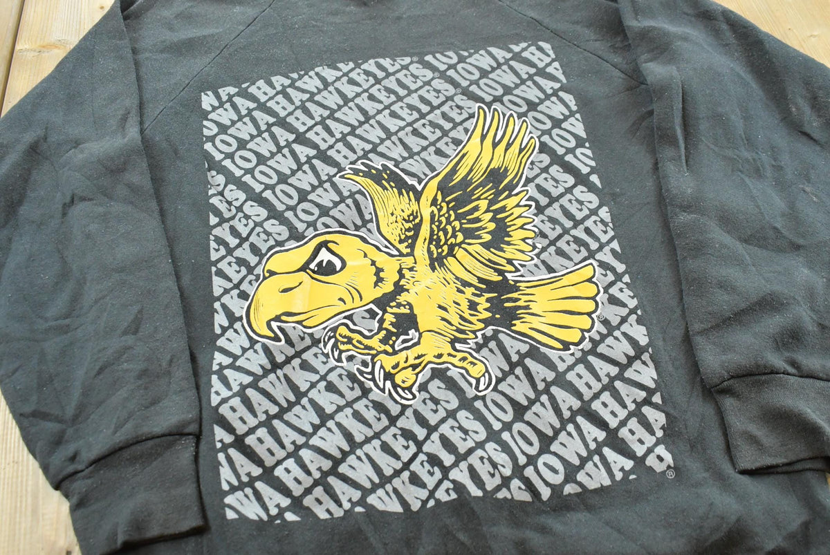 Vintage 1990s University of Iowa Hawkeyes Collegiate Crewneck Sweatshirt Men's M