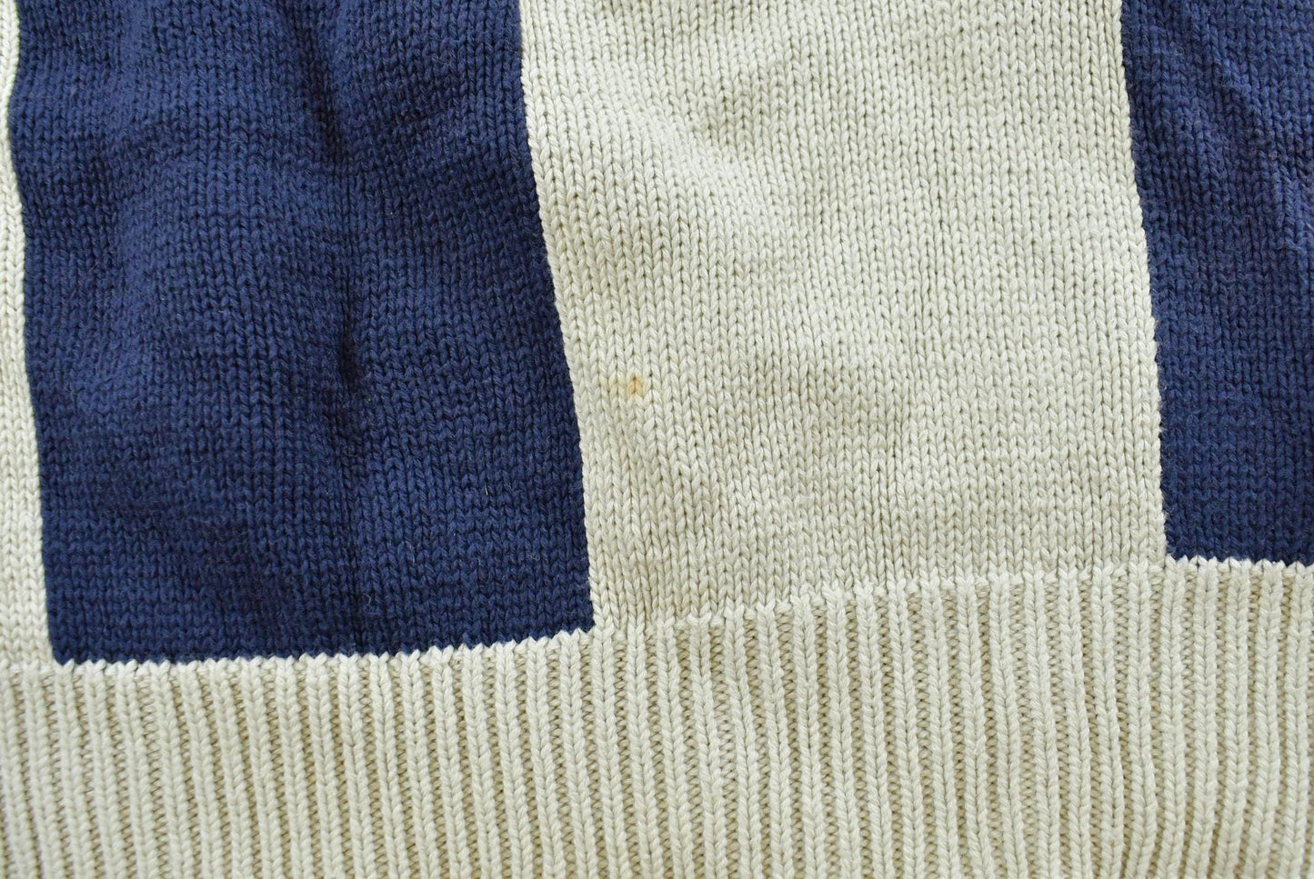Vintage 1990s Izod Embroidered Logo Knitted Sweater Men's L