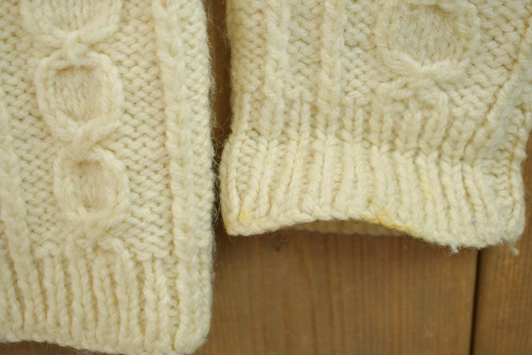 Vintage 1990s 100% Wool Cable Knit Cardigan Sweater Women's M