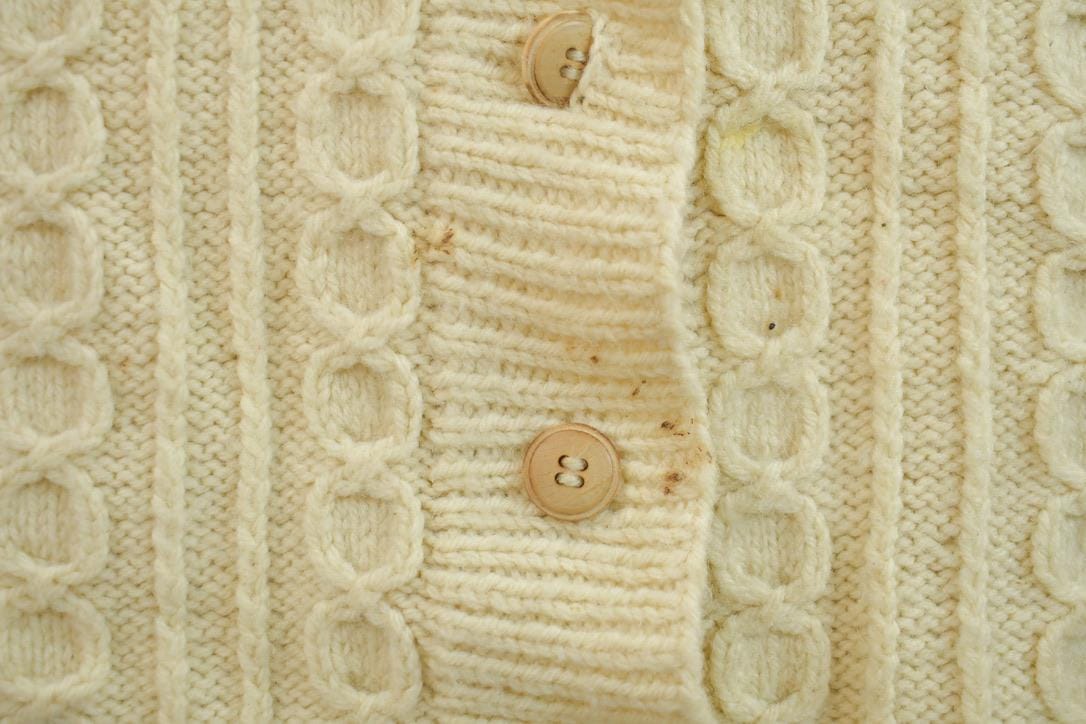 Vintage 1990s 100% Wool Cable Knit Cardigan Sweater Women's M