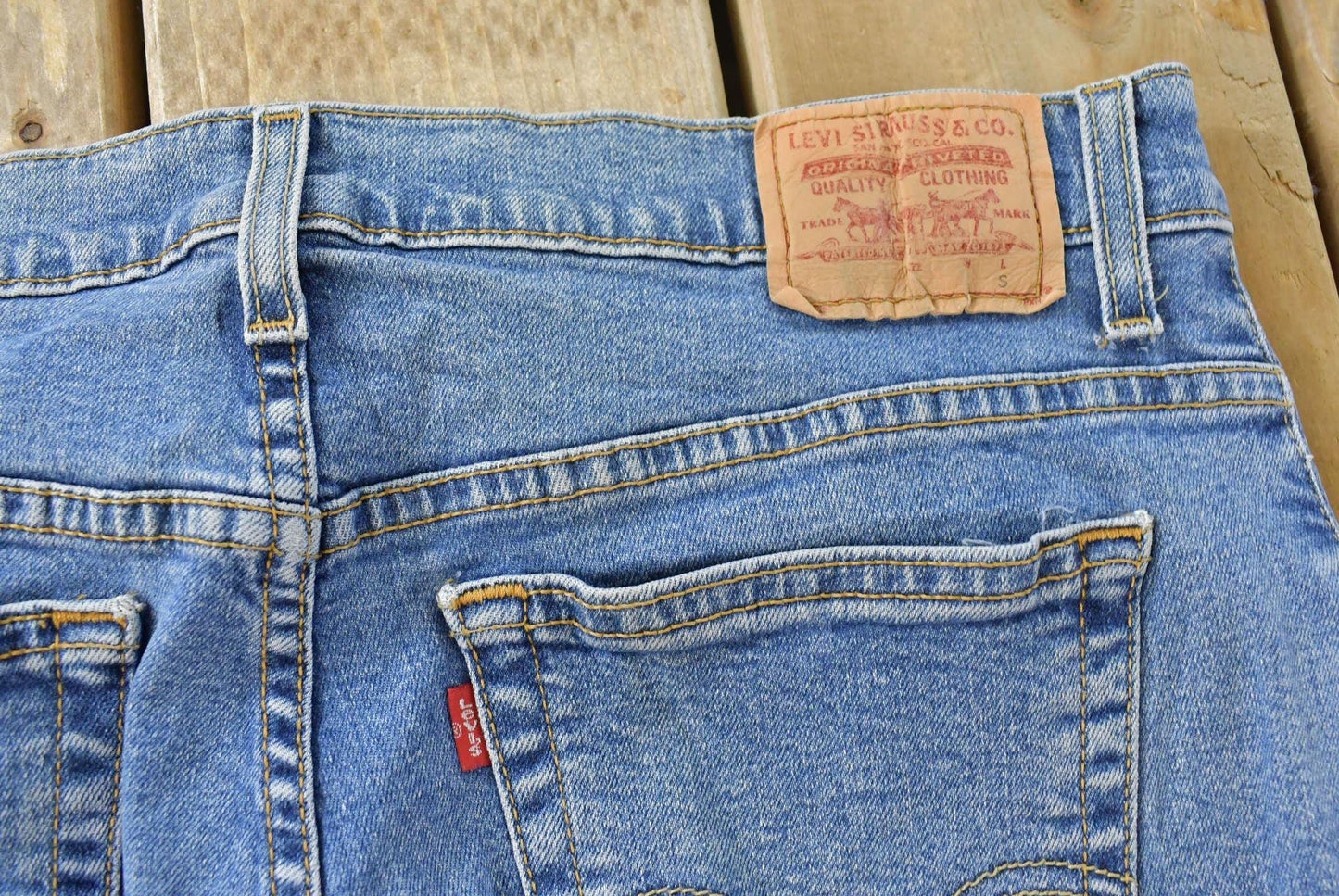 Vintage 2000s Levi's 550 Relaxed Bootcut Fit Denim Jeans Men's 34 x 29