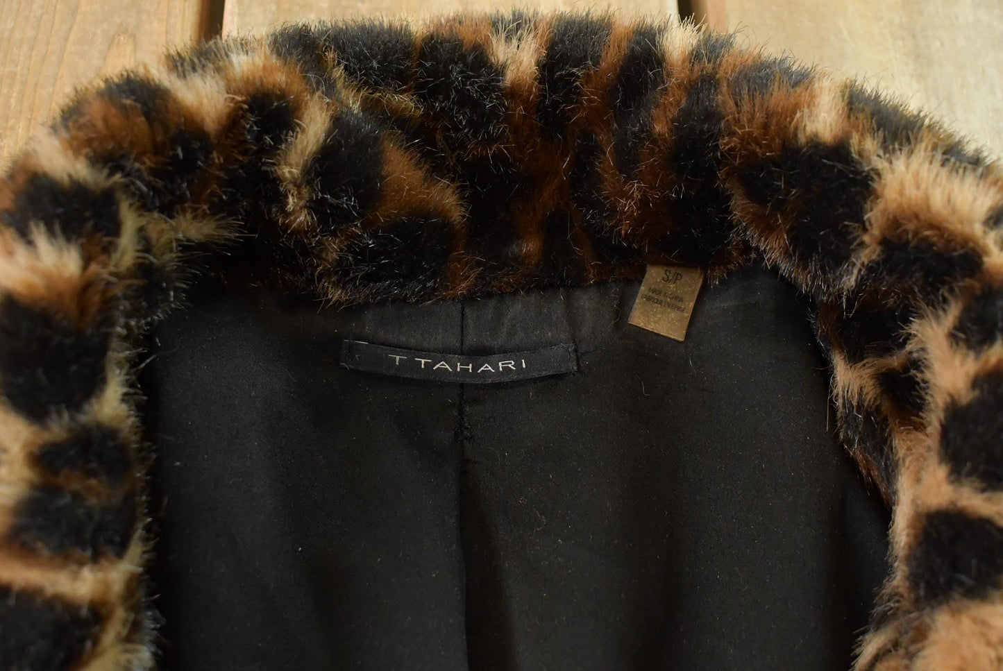 Vintage 1990s T Tahari Leopard Print Faux Fur Jacket Coat Women's Small