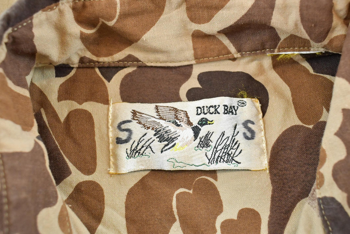 Vintage 1990s Duck Bay Camo Embroidered Button Up Hunting Shirt Men's M
