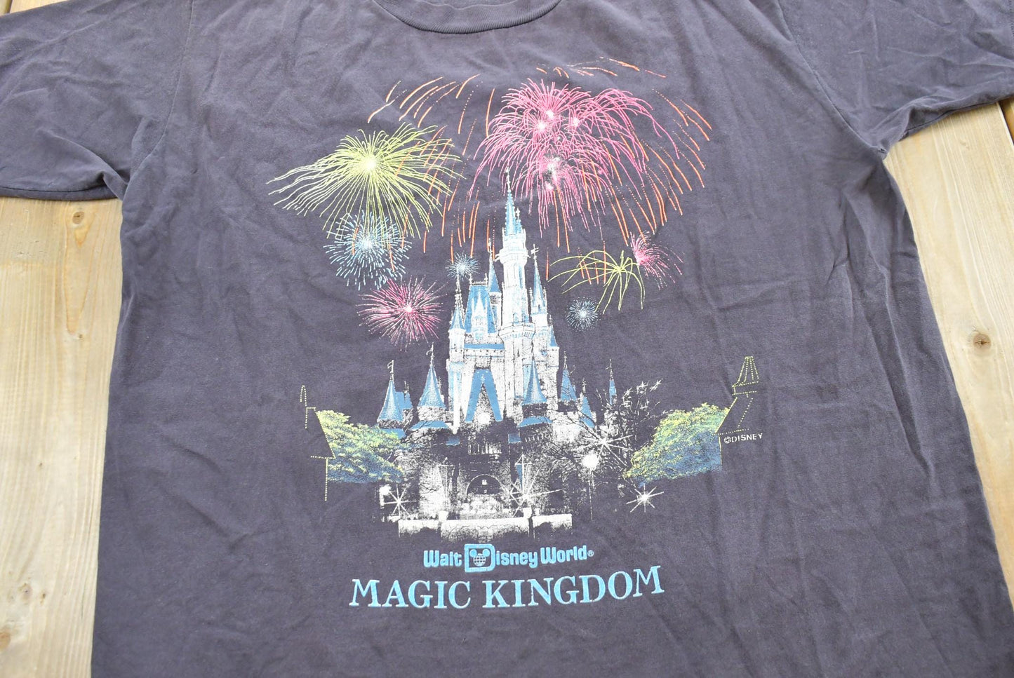 Vintage 1980s Magic Kingdom Castle Disney World T-Shirt Mens M