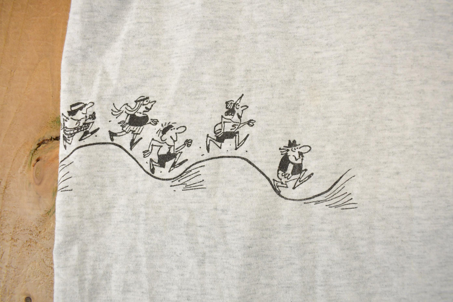 Vintage 1990s Great Ghost Chase Linton Hall School T-Shirt Men's L