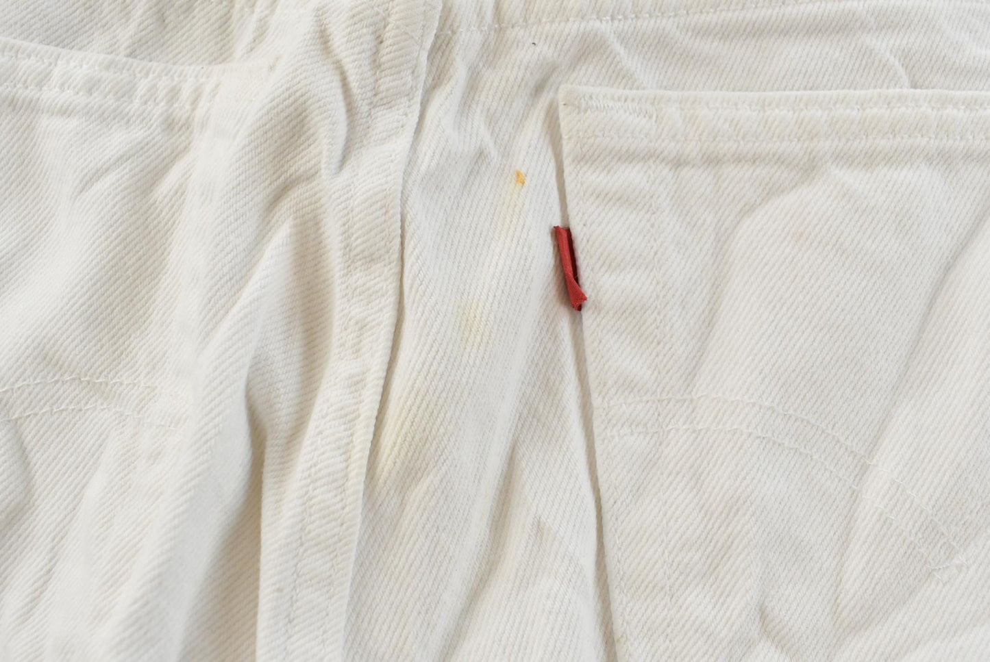 Vintage 1990s Levi's 550 Relaxed Fit Tapered Leg Denim White Jeans Size 22 x 24.5