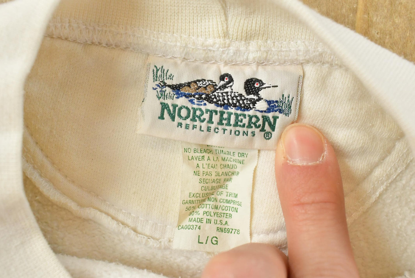 Vintage 1990s Northern Reflections Winter Cabin Graphic Crewneck Sweater Adult L Men's Large
