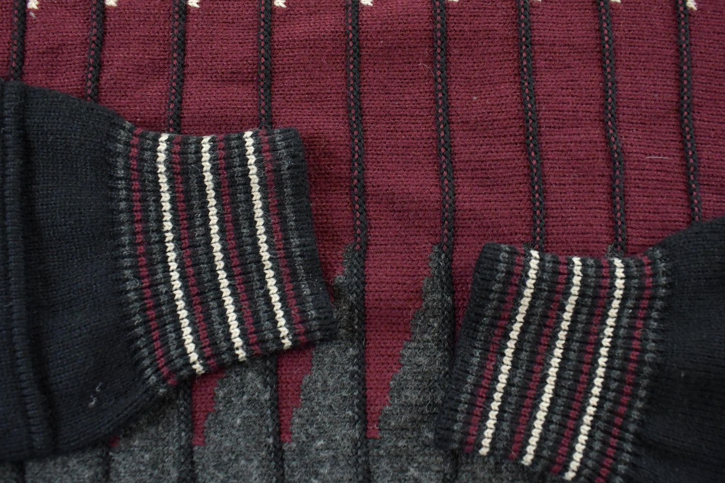 Vintage 1990s Irvine Park Abstract Striped Knit Crewneck Sweater Men's Small