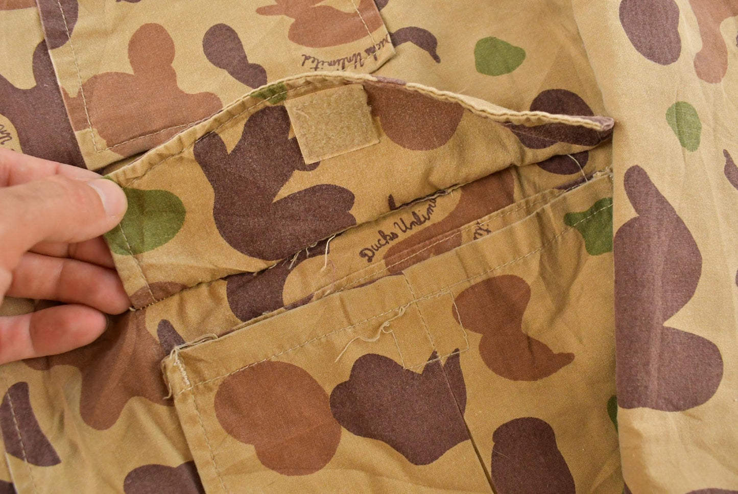 True Vintage 1970s Stange Ducks Unlimited Firestone Embroidered Duck Camo Jacket Men's XL