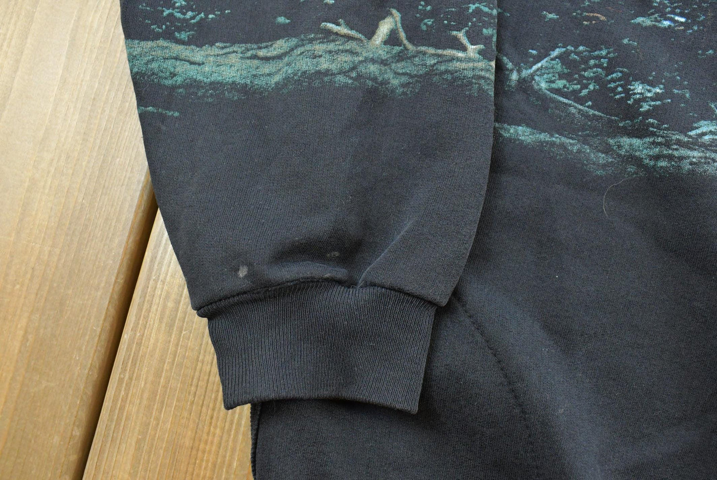 Vintage 1990s Wolf Theme All Over Print Henley Sweatshirt Men's XL