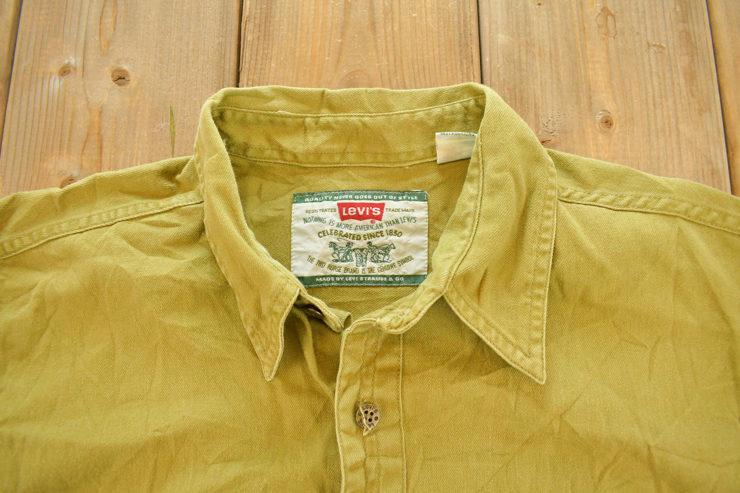 Vintage 1990s Levi's Red Tab Olive Green Button Up Shirt Men's L