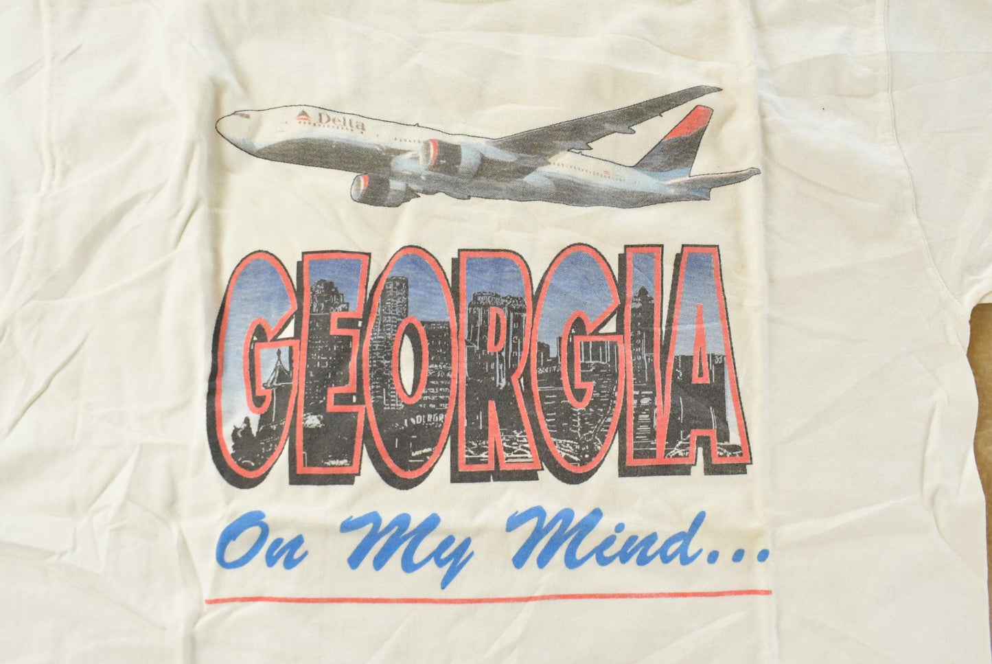 Vintage 2001 Delta Airlines Atalanta Georgia Graphic T-Shirt Men's L