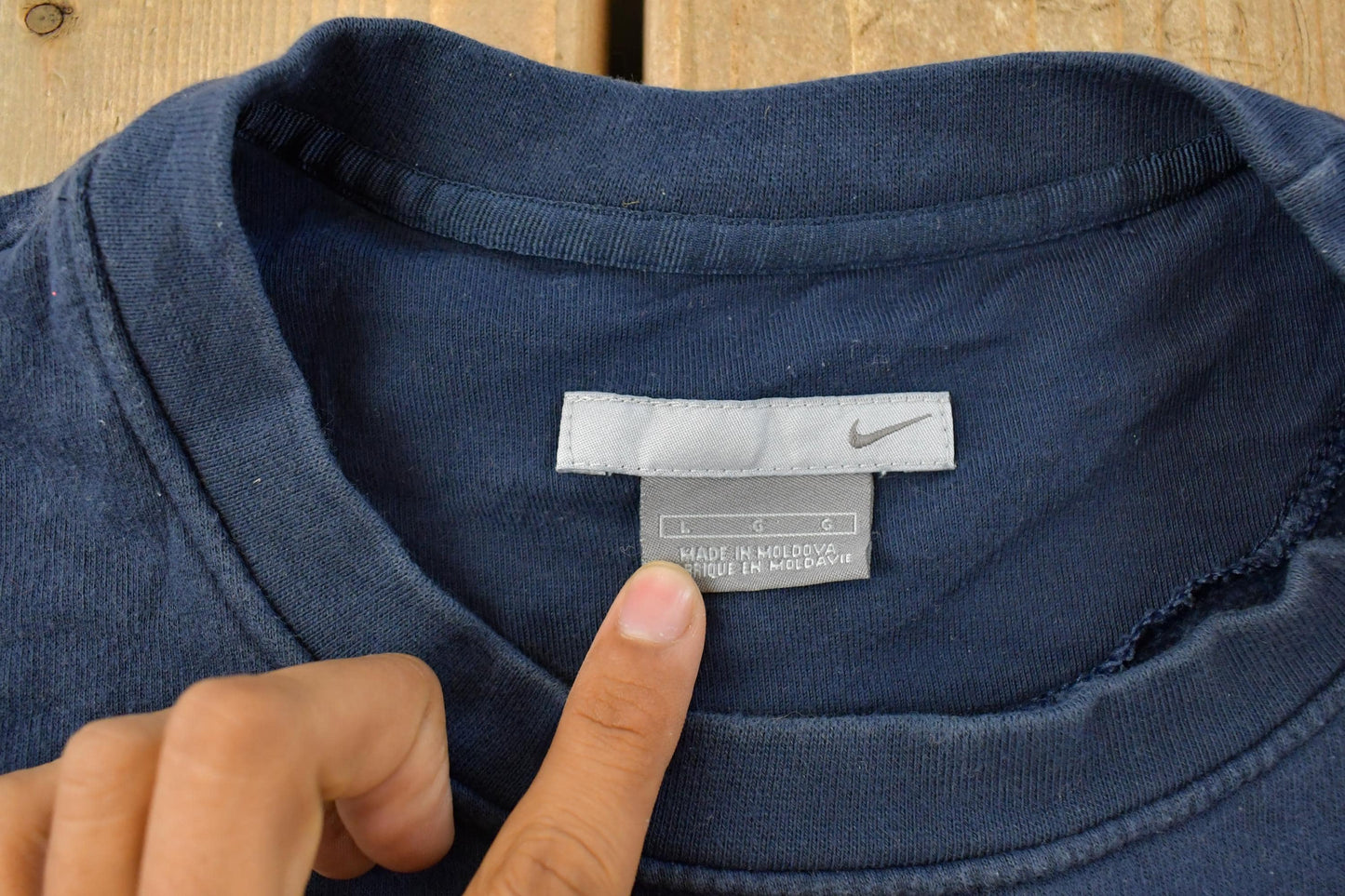 Vintage 2000s Nike Mini Swoosh Embroidered Crewneck Sweatshirt Men's L