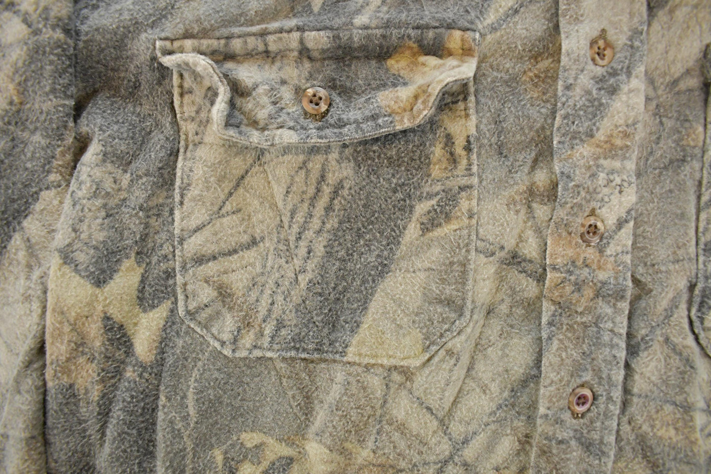 Vintage 1990s Woolrich Real Tree Camouflage Button Up Shirt Men's XL