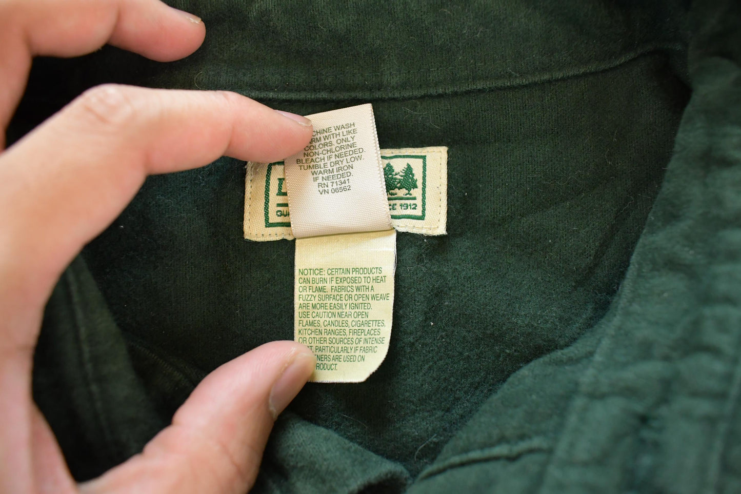 Vintage Y2K L.L. Bean Dark Green Cloth Button Up Shirt Men's L