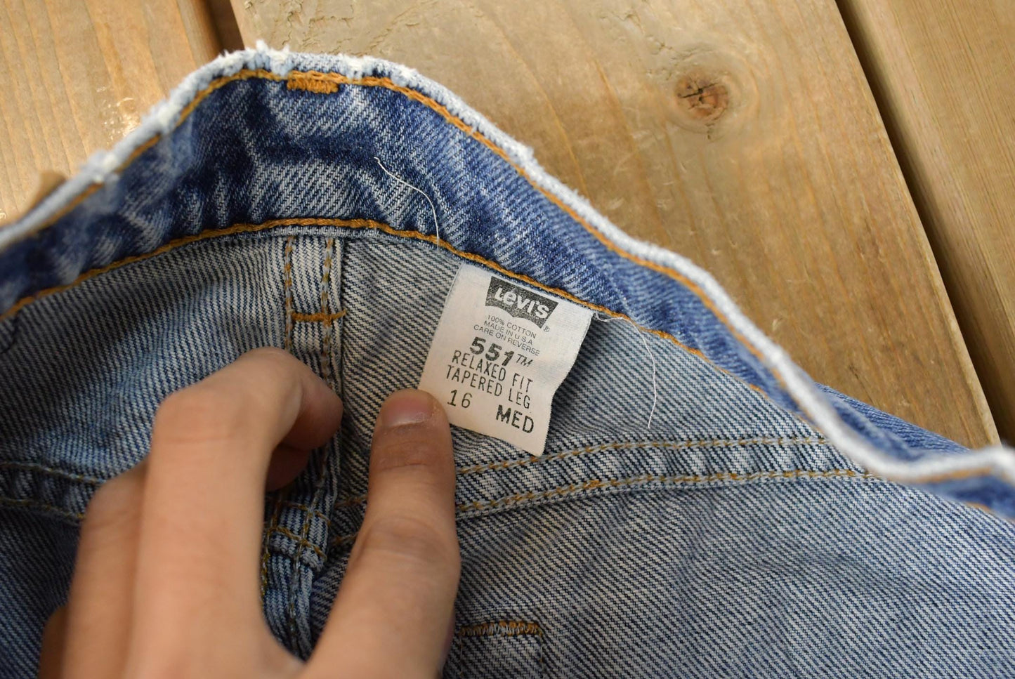 Vintage 1990s Levi's 551 Relaxed Tapered Fit Denim Jeans Women's 33 x 30