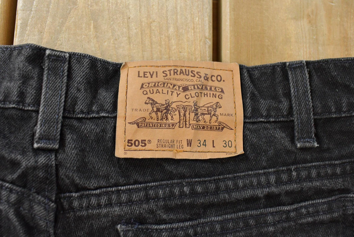 Vintage 1990s Levi's Orange Tab 505 Regular Straight Fit Denim Jeans Men's 33 x 27