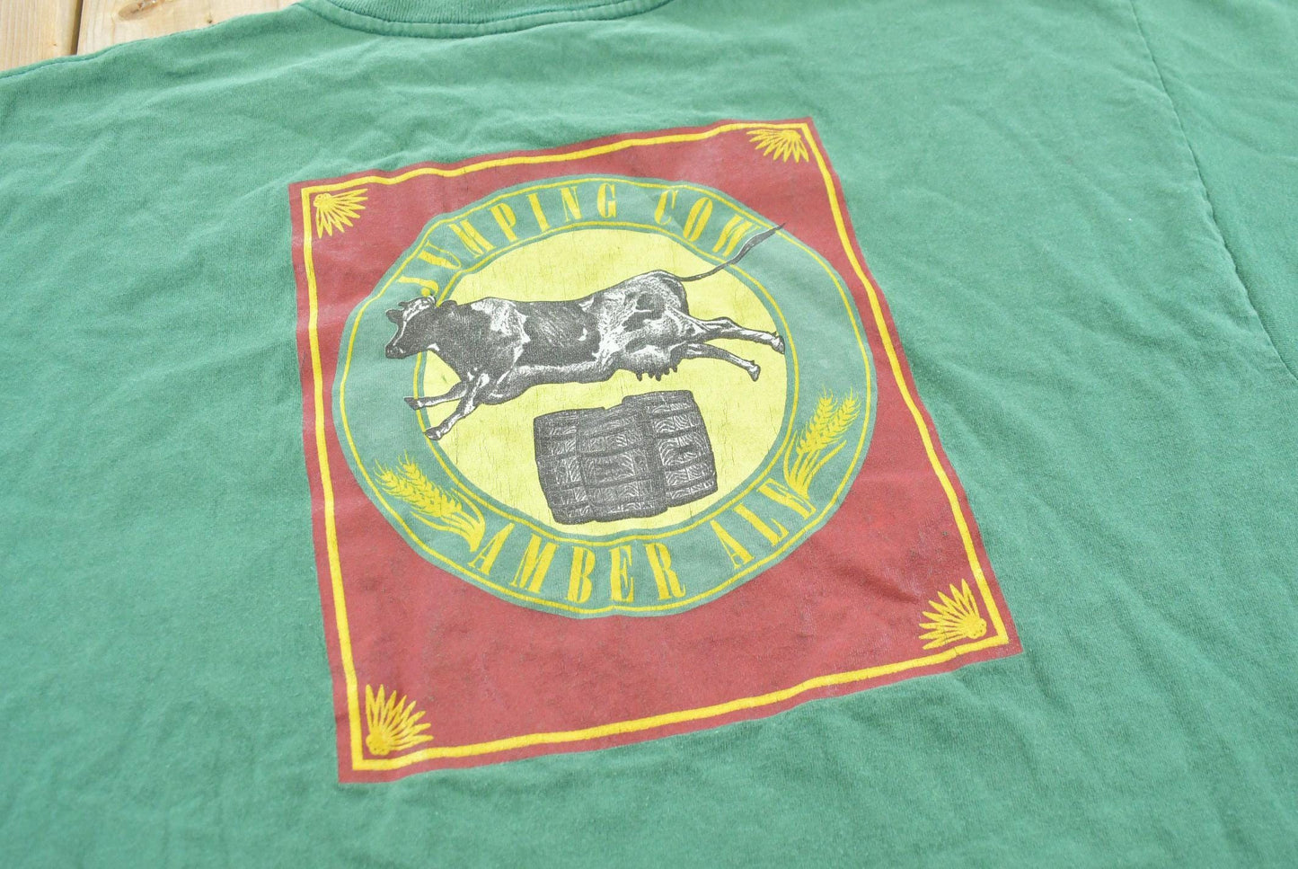 Vintage 1990s Trader Joe's Jumping Cow Amber Ale Souvenir T-Shirt Mens L