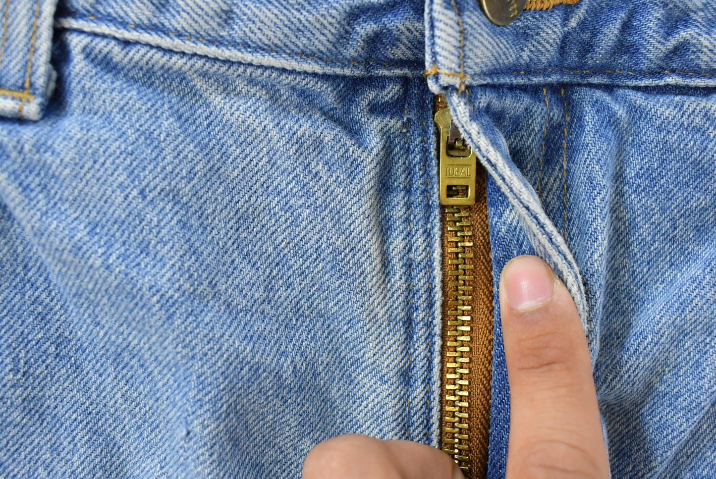 Vintage 2000s Carhartt Relaxed Fit Distressed Workwear Denim Jeans Men's 37 x 29