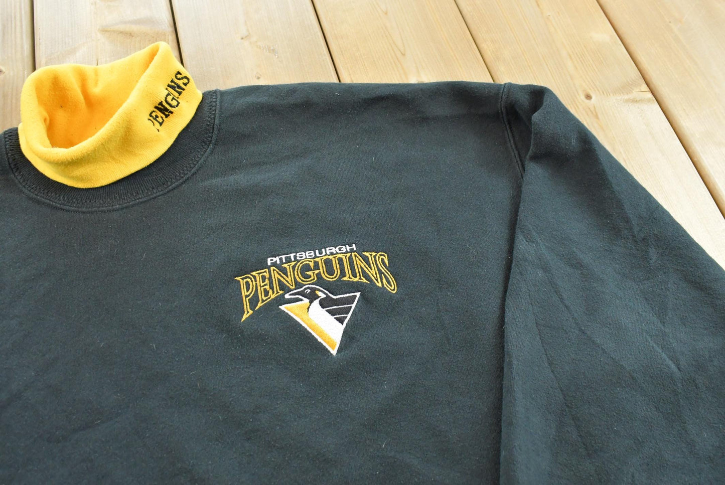 Vintage 1990s Chalkline Pittsburgh Penguins NHL Turtleneck Sweatshirt Men's XL