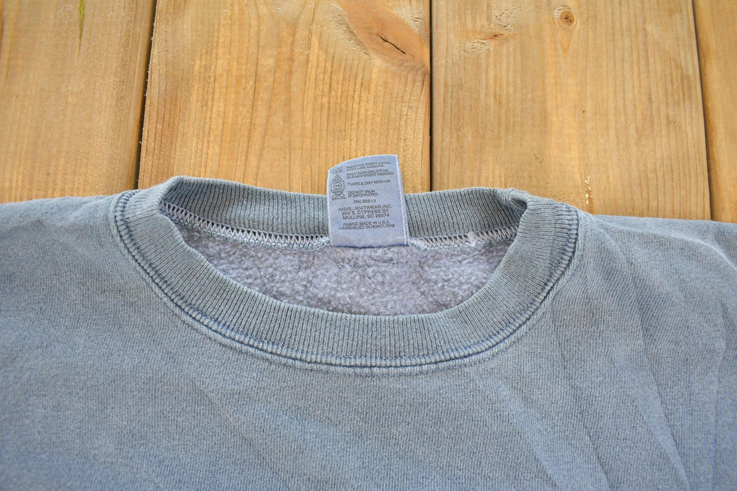 Vintage 1990 Sun Faded Detroit Lakes Minnesota Embroidered Souvenir Crewneck Sweatshirt Men's L