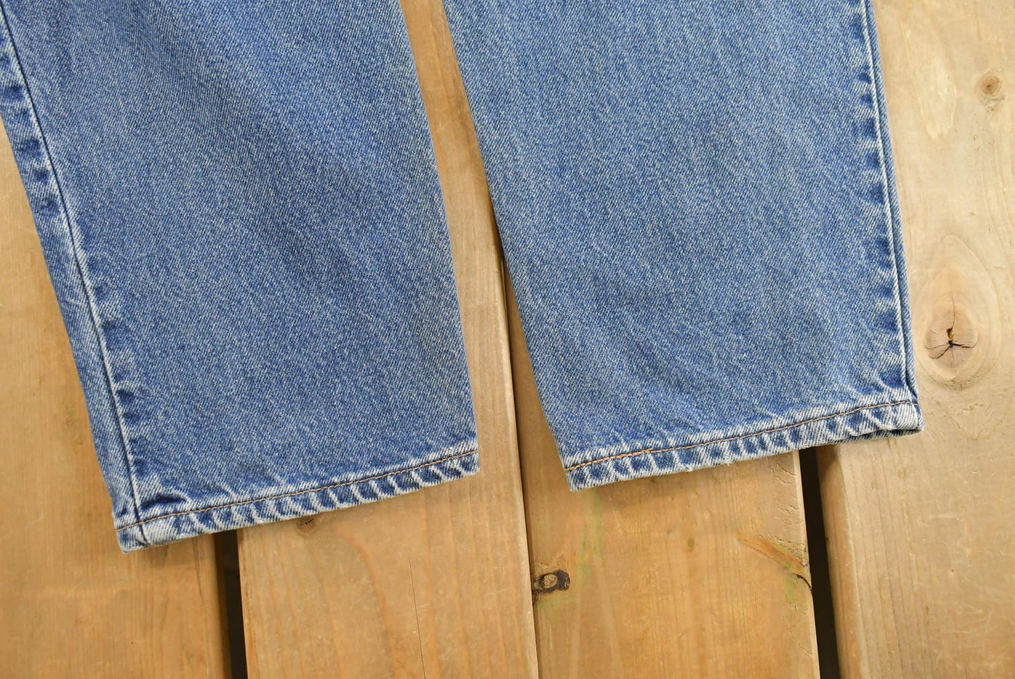 Vintage 1990s Levi's Distressed 550 Relaxed Fit Denim Jeans Women's 33 x 32.5