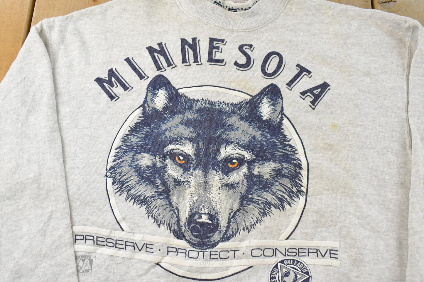 Vintage 1990s Wolf Minnesota Graphic Crewneck Sweatshirt Men's XL