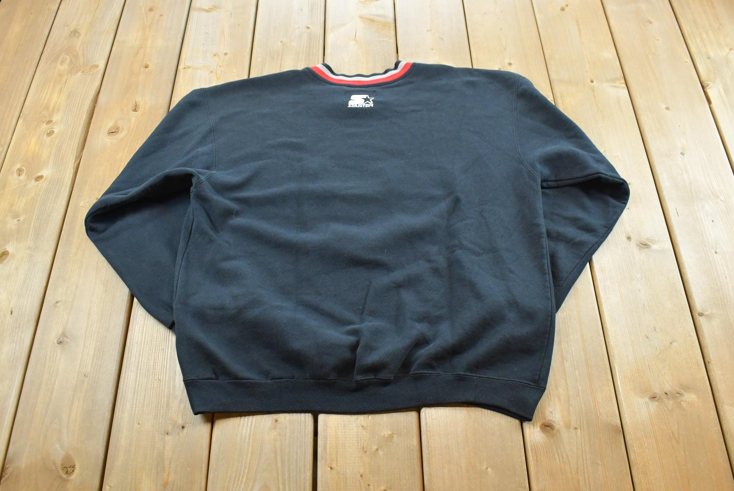 Vintage 1990s Starter Chicago Blackhawks NHL Hockey Embroidered Sweatshirt Men's L / Made in Korea / 90s Sportswear