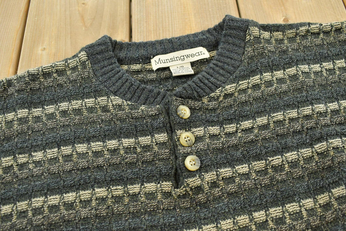 Vintage 1990s Munsingwear Acrylic Knit Henley Crewneck Sweater Mens XL