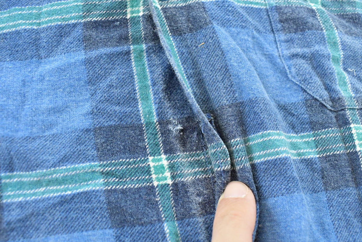 Vintage 1990s Oakland Outdoors Plaid Printed Cotton Flannel Button Up Shirt Men's XL