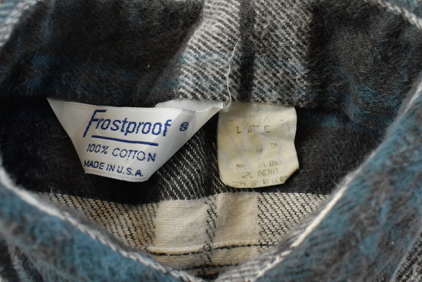 Vintage 1990s Frostproof Blue Plaid Flannel Button Up Shirt Men's L