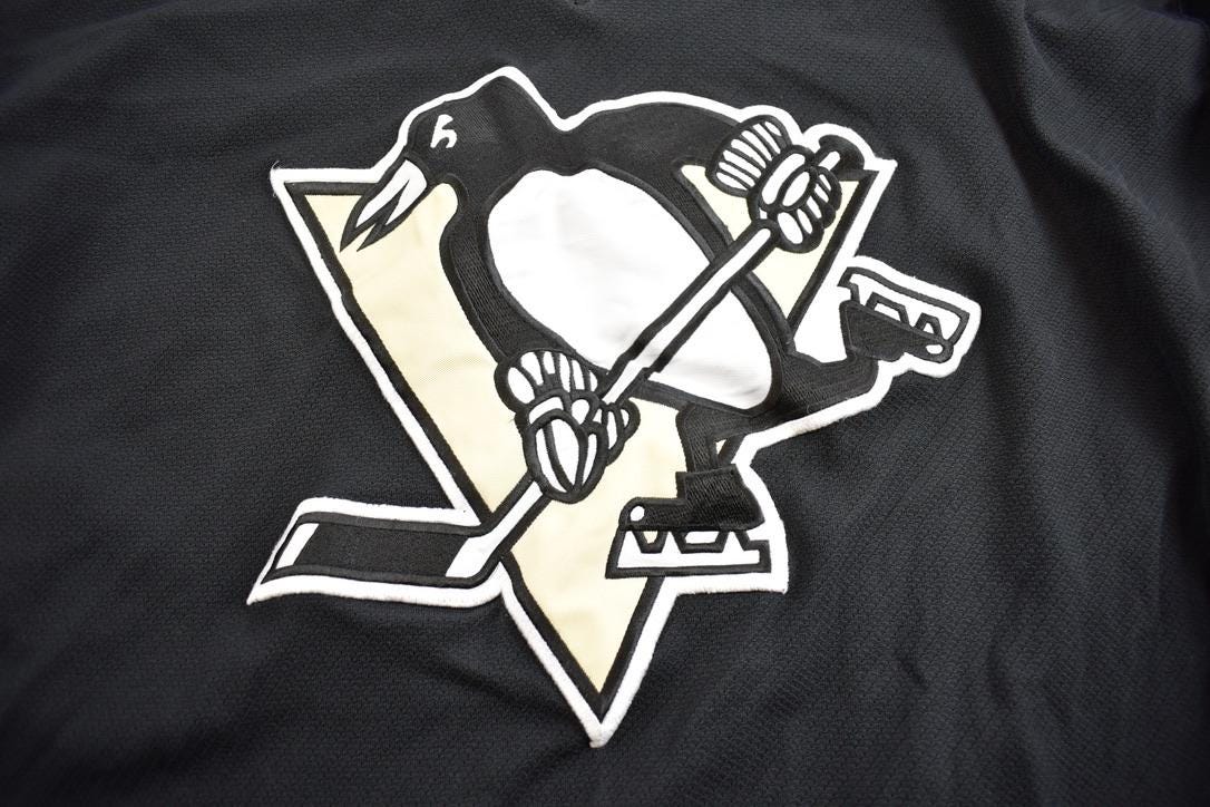 Vintage 2000s Pittsburgh Penguins NHL KOHO Embroidered Hockey Jersey Size 2X