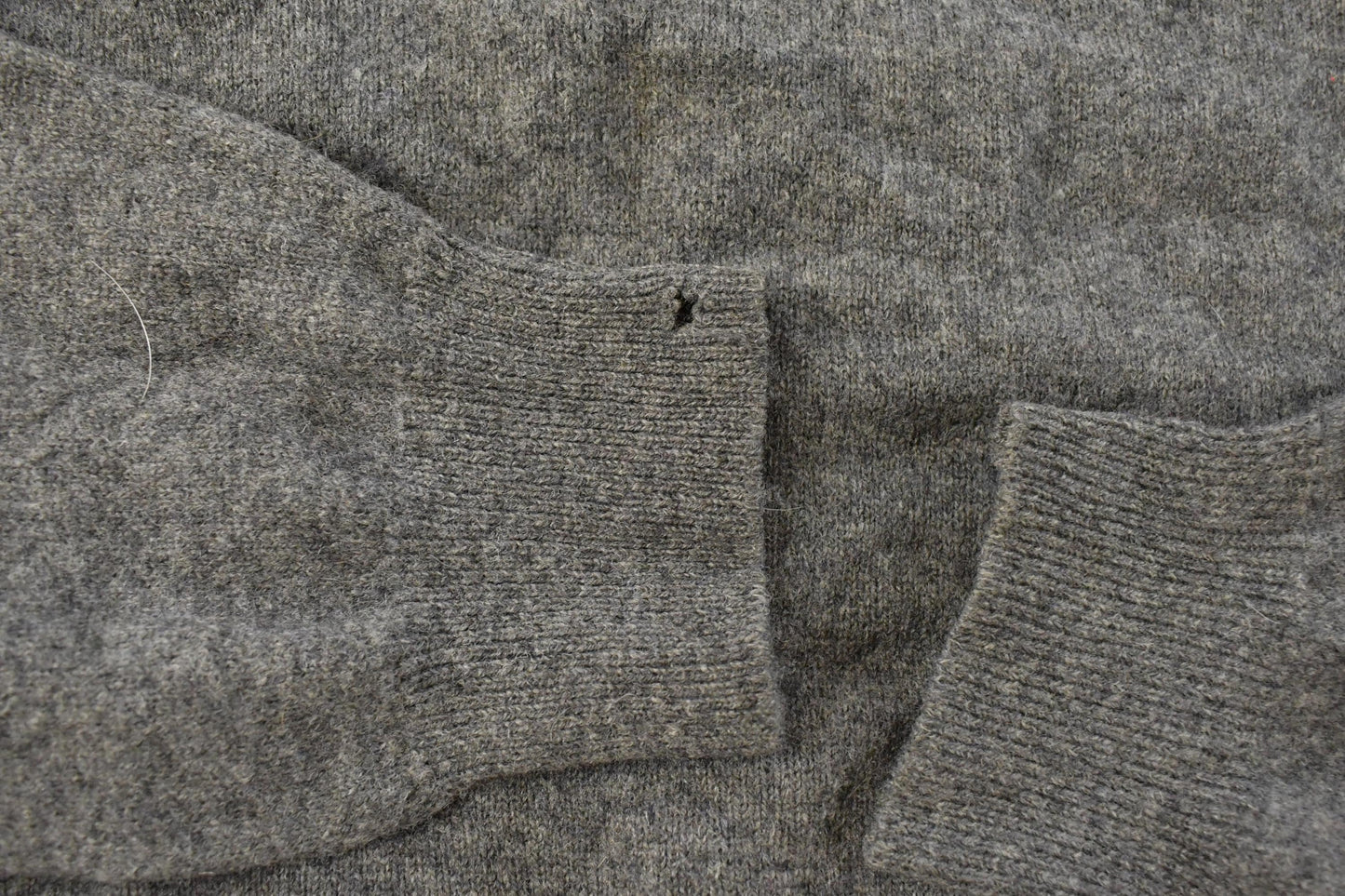 Vintage 1990s L.L. Bean Wool V Neck Knit Sweater Men's M