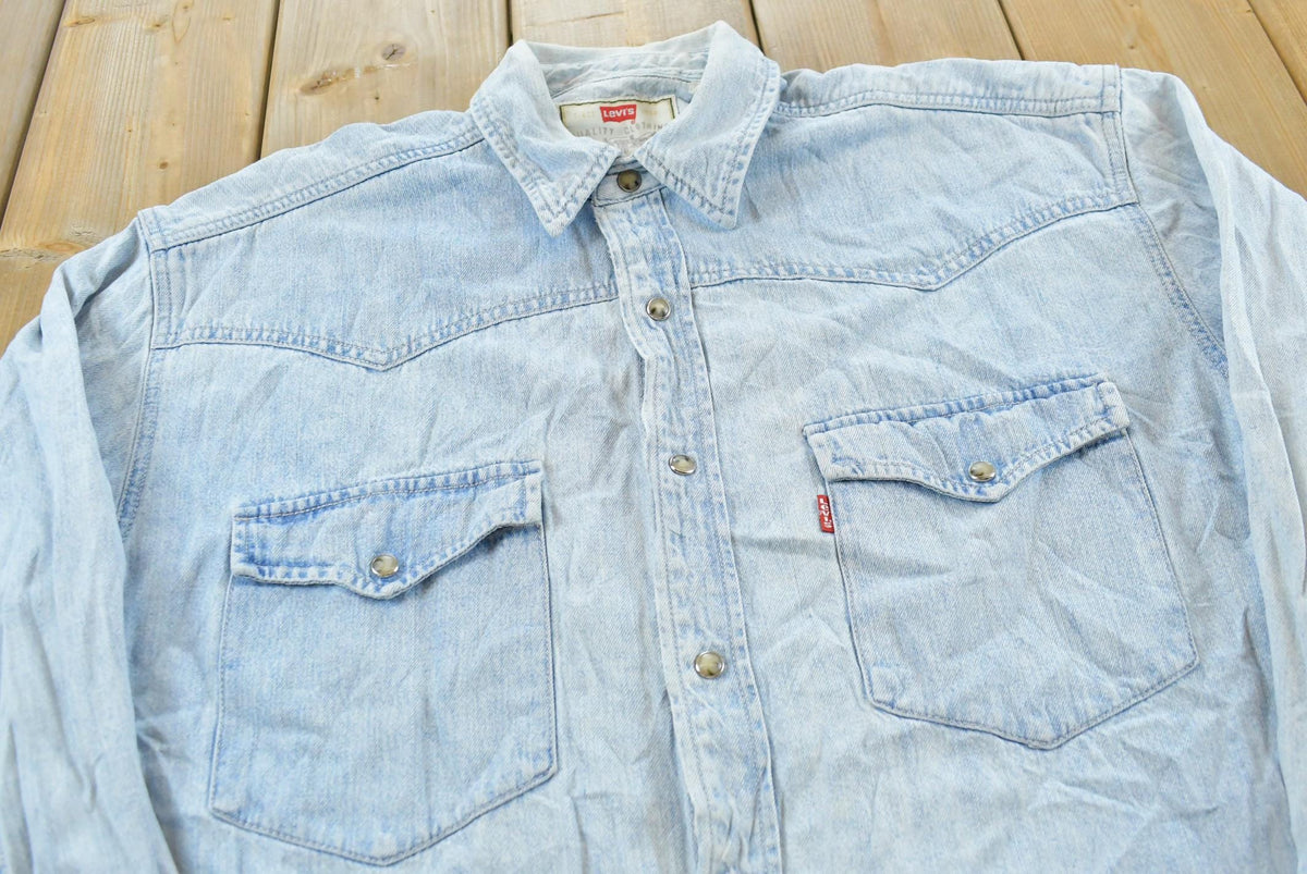Vintage 1990s Faded Levis Red Tab Denim Button Up Shirt Men's L