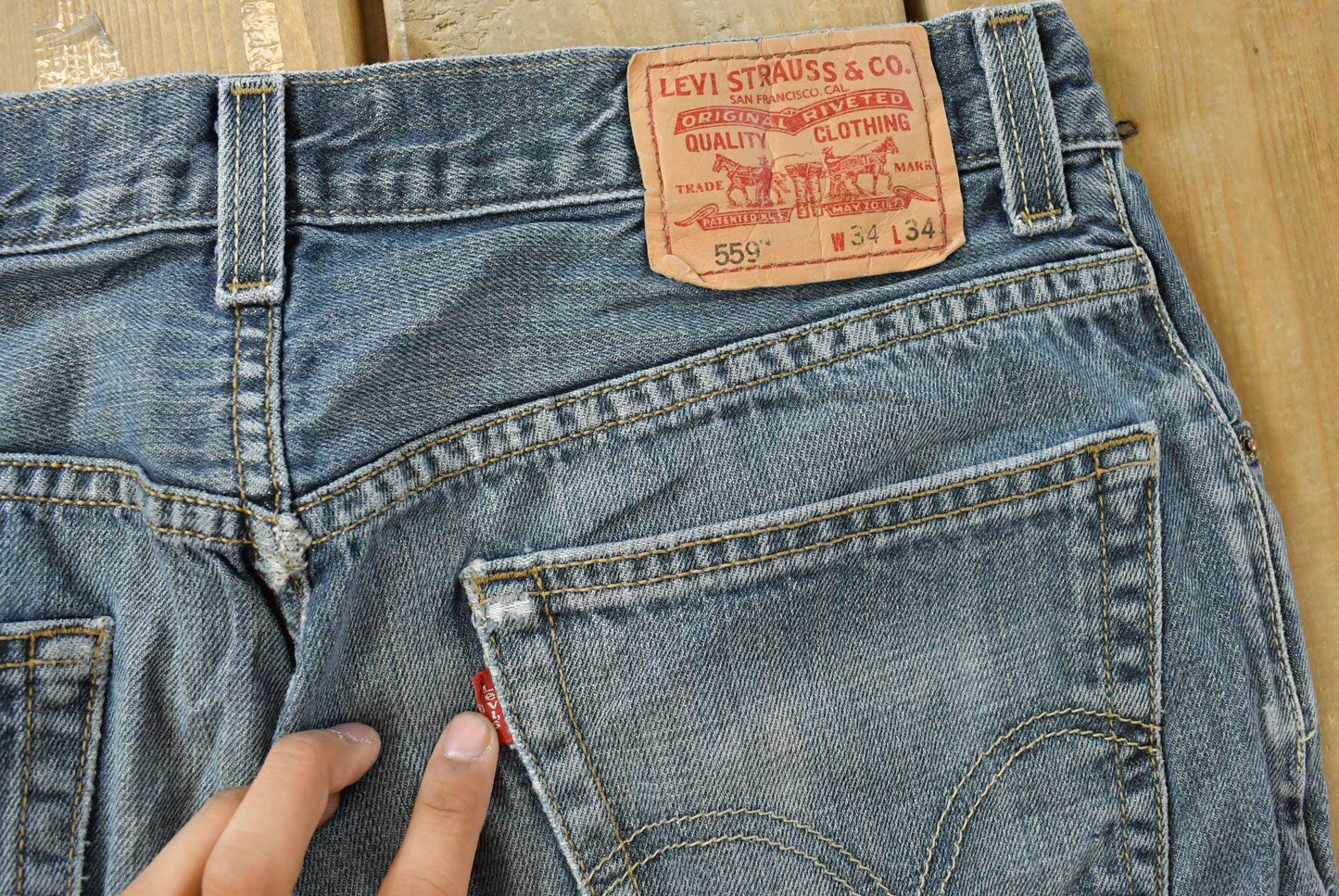 Vintage 2000s Levi's 559 Relaxed Straight Fit Denim Jeans Men's 33 x 31