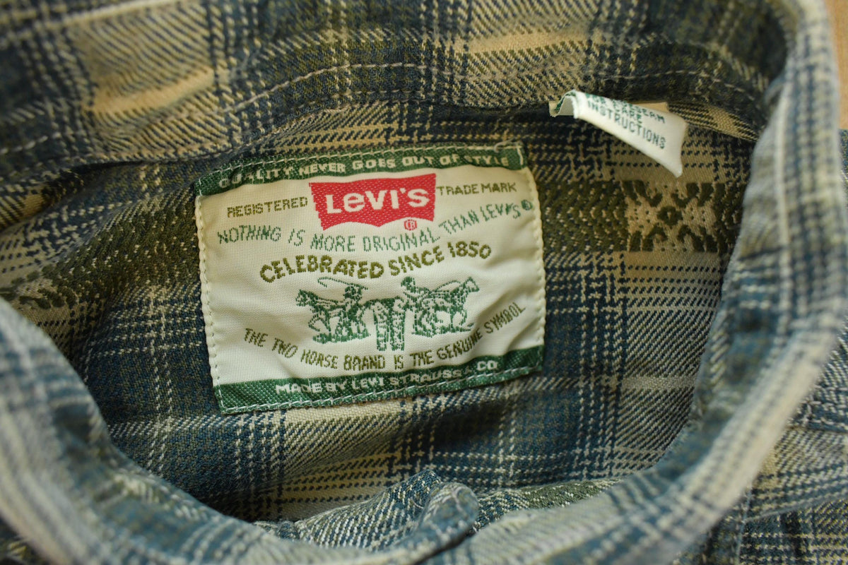 Vintage 1990s Levi's Aztec Embroidered Flannel Button Up Shirt Men's L