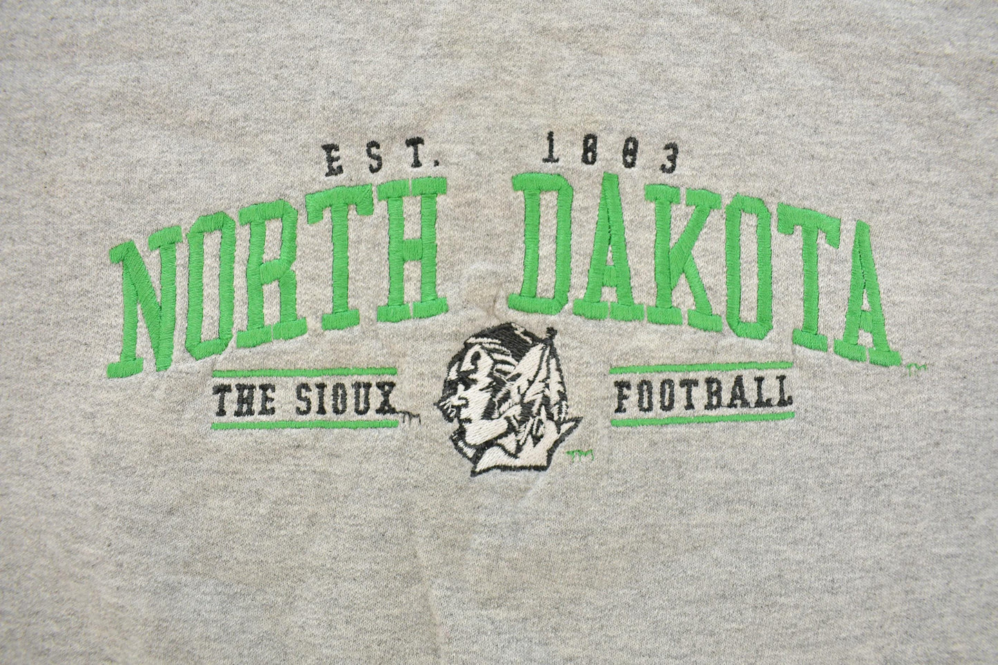 Vintage 1990s North Dakota University Sioux Football Embroidered Collegiate Crewneck Sweatshirt Men's L