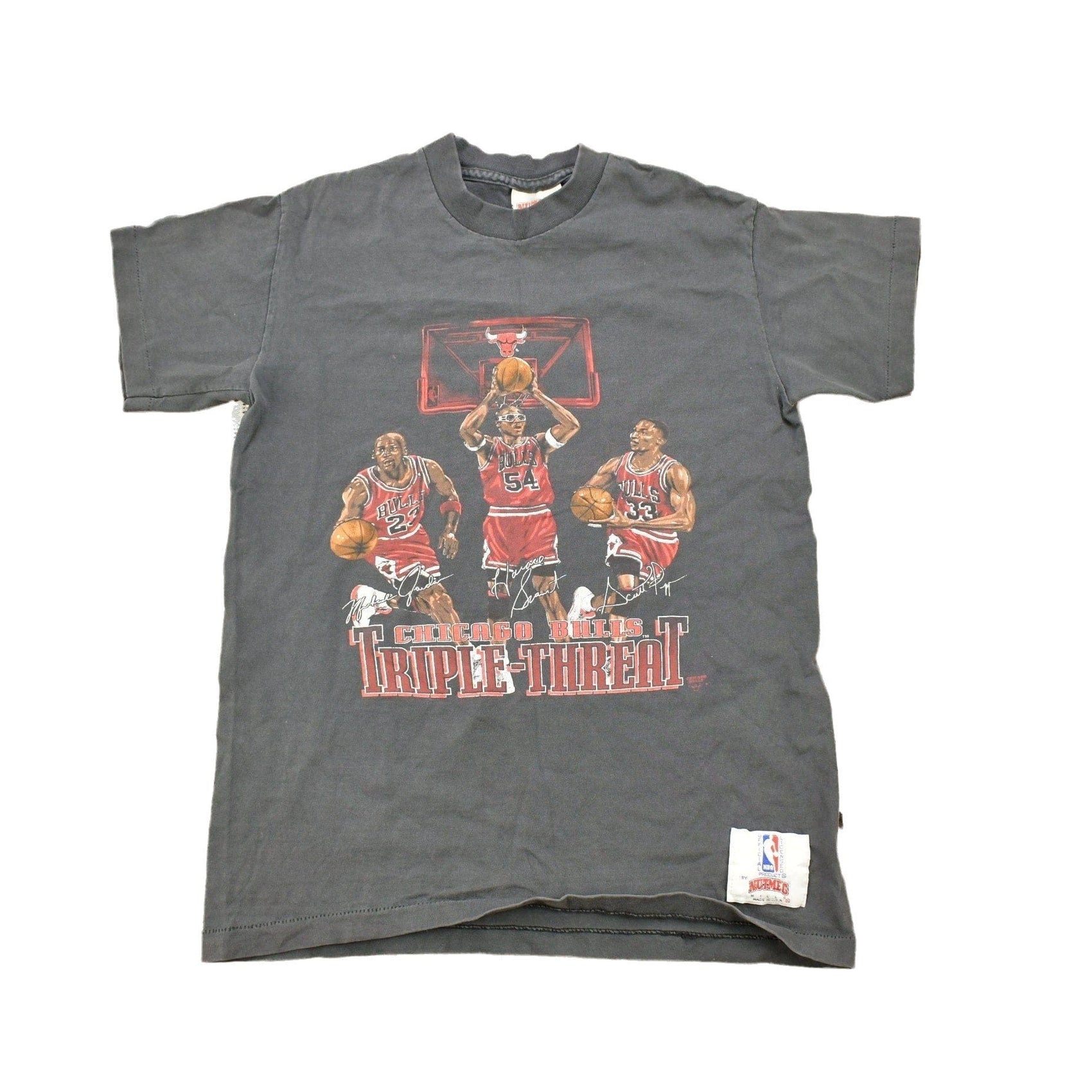 Vintage 1990s Chicago Bulls NBA Triple Threat Jordan Rodman Pippen Graphic T-Shirt Youth M